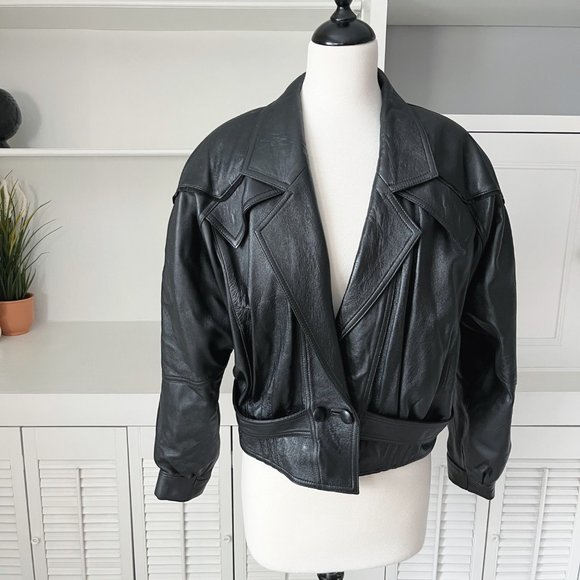 Jackets & Blazers - Vintage Black Leather Cropped V-Neck Leather Jacket | S/M